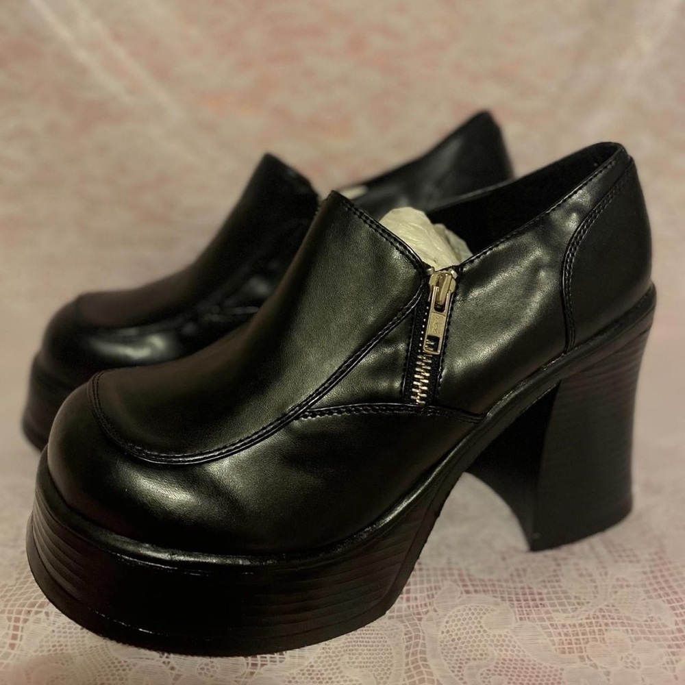Vintage 90s y2k Chunky Platforms